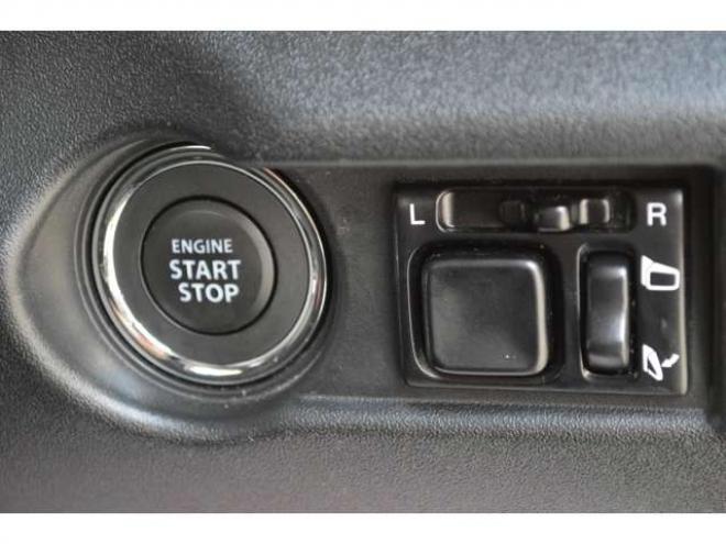 ジムニーXC 4WD　ワンオーナー車5速マニュアル4WDターボセーフティサポート搭載8インチナビTVドライブレコーダーLEDライトETCクルーズコントロール純正マットフラップ 660