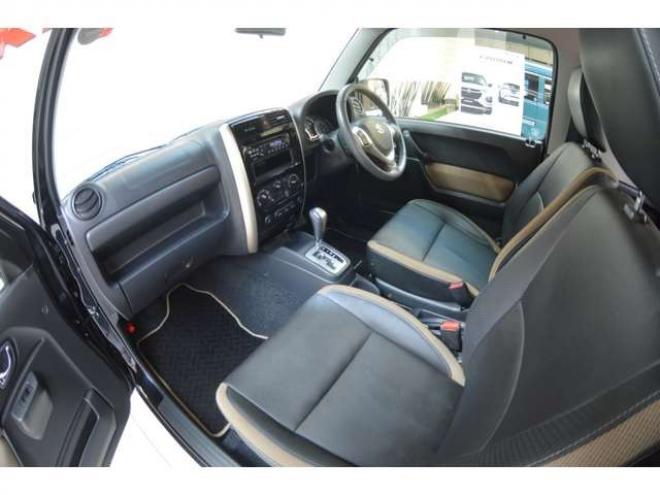 ジムニーランドベンチャー 4WD　ワンオーナー特別仕様車4WDターボCDハーフレザーシートヒーターウインカーミラーヒーター 660