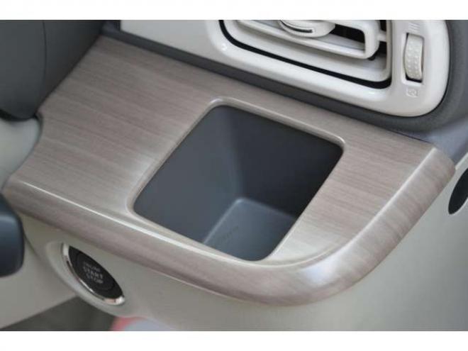 ラパンX 4WD　ワンオーナー車4WDセーフティサポート搭載アイドリングストップ横滑り防止装置デュアルセンサーブレーキサポート後退時ブレーキサポートハイビームアシストLEDライト 660