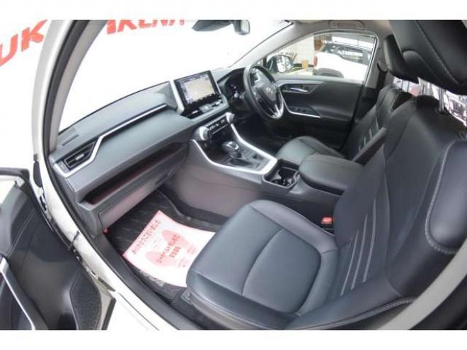 RAV-42.0 G 4WD　ワンオーナー車4WDプリクラッシュセーフティ黒革シートヒーターレーダークルーズコントロール8インチナビTVバックカメラLEDパワーバックドアステアリングヒーター横滑り防止装置パーキングセンサー 2000