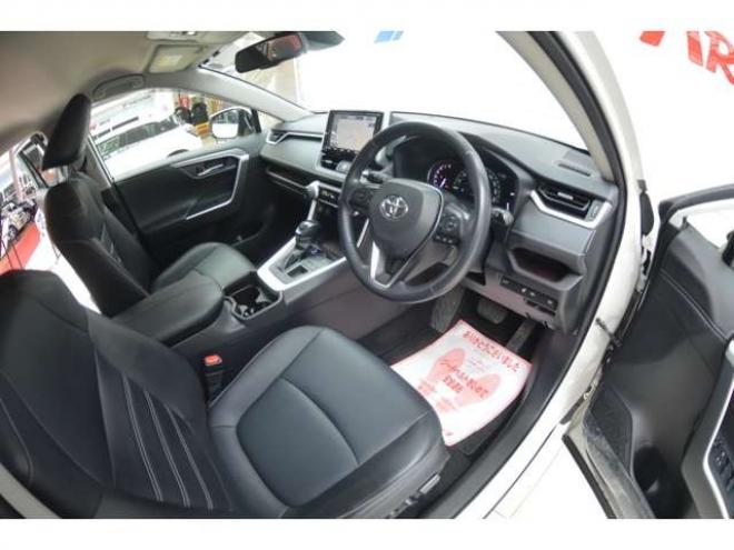RAV-42.0 G 4WD　ワンオーナー車4WDプリクラッシュセーフティ黒革シートヒーターレーダークルーズコントロール8インチナビTVバックカメラLEDパワーバックドアステアリングヒーター横滑り防止装置パーキングセンサー 2000
