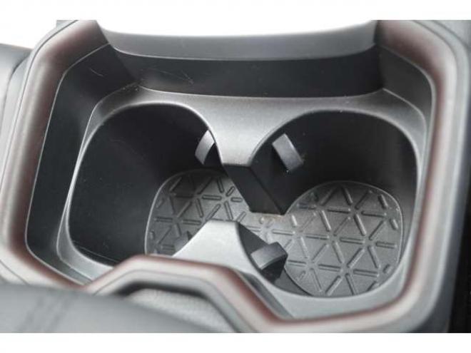 RAV-42.0 G 4WD　ワンオーナー車4WDプリクラッシュセーフティ黒革シートヒーターレーダークルーズコントロール8インチナビTVバックカメラLEDパワーバックドアステアリングヒーター横滑り防止装置パーキングセンサー 2000