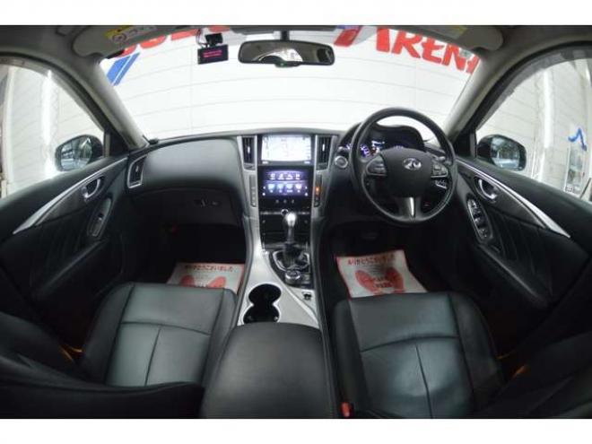 スカイライン3.5 350GT FOUR ハイブリッド タイプP　ハイブリッド4WDアイドリングストップエマージェンシーブレーキ横滑り防止装置HIDライト全方位モニター付純正ナビTVバックカメラ黒革シートヒーターETCアダプティブクルーズコントロール 3500