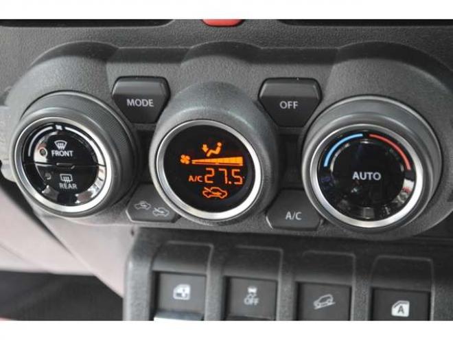 ジムニーXC 4WD　ワンオーナー車4WDターボセーフティサポート搭載アイドリングストップ横滑り防止装置7インチナビTVバックカメラハイビームアシストLEDライトETCクルーズコントロールドライブレコーダー 660