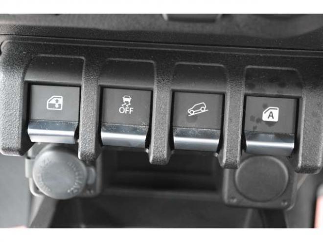 ジムニーXC 4WD　ワンオーナー4WDターボセーフティサポート搭載8インチナビTVバックカメラLEDライトクルーズコントロール 660