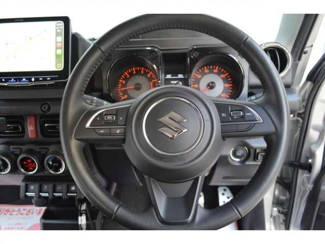 ジムニーXC 4WD　ワンオーナー車F5速マニュアル4WDターボセーフティサポート搭載アイドリングストップ横滑り防止装置11インチディスプレイオーディオハイビームアシストLEDライトクルーズコントロール 660