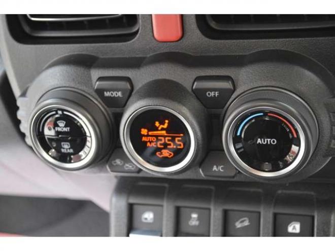 ジムニーXC 4WD　ワンオーナー車F5速マニュアル4WDターボセーフティサポート搭載アイドリングストップ横滑り防止装置11インチディスプレイオーディオハイビームアシストLEDライトクルーズコントロール 660