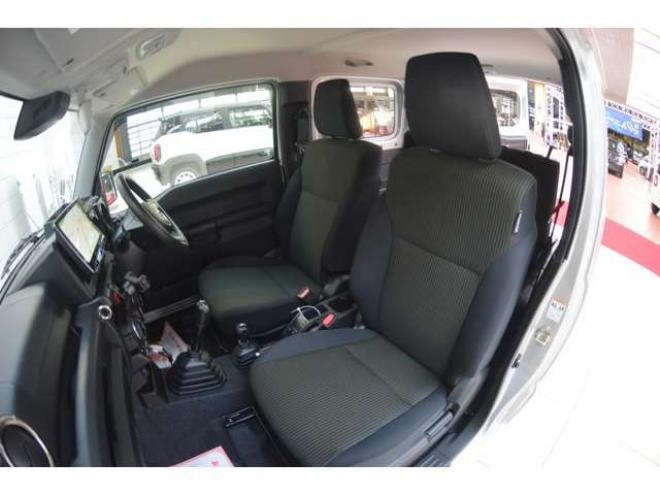 ジムニーXC 4WD　ワンオーナー車F5速マニュアル4WDターボセーフティサポート搭載アイドリングストップ横滑り防止装置11インチディスプレイオーディオハイビームアシストLEDライトクルーズコントロール 660