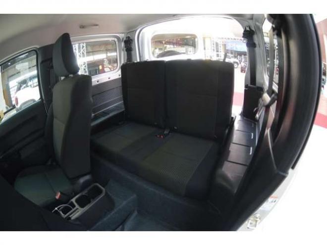 ジムニーXC 4WD　ワンオーナー車F5速マニュアル4WDターボセーフティサポート搭載アイドリングストップ横滑り防止装置11インチディスプレイオーディオハイビームアシストLEDライトクルーズコントロール 660