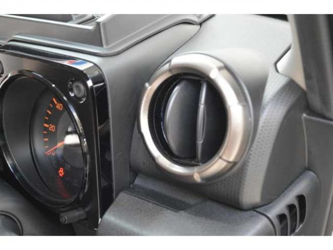 ジムニーXC 4WD　ワンオーナー車F5速マニュアル4WDターボセーフティサポート搭載アイドリングストップ横滑り防止装置11インチディスプレイオーディオハイビームアシストLEDライトクルーズコントロール 660