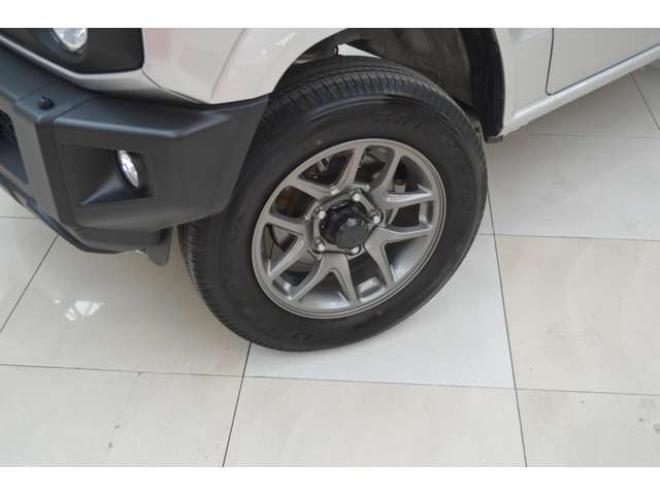 ジムニーXC 4WD　ワンオーナー車F5速マニュアル4WDターボセーフティサポート搭載アイドリングストップ横滑り防止装置11インチディスプレイオーディオハイビームアシストLEDライトクルーズコントロール 660