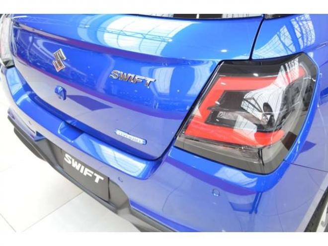 スイフト1.2 ハイブリッド MZ 4WD　ワンオーナー車ハイブリッド4WDセーフティサポート搭載スズキコネクト対応通信機装着車9インチ全方位モニターナビTVバックカメラ電動パーキングブレーキアダプティブクルーズコントロールLEDライト 1200