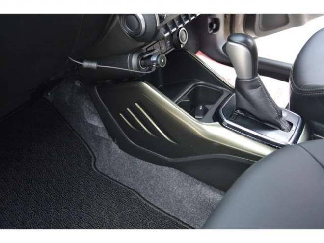 イグニス1.2 ハイブリッド MF 4WD　ワンオーナー車ハイブリッド4WDセーフティサポート搭載アイドリングストップ全方位モニターカメラ付ナビTVバックカメラETCハイビームアシストLEDライトドライブレコーダー 1200