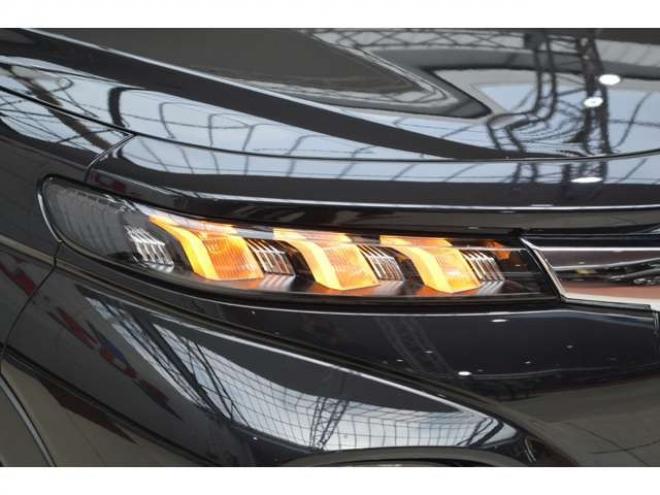 フロンクス1.5 4WD　ワンオーナー車ハイブリット4WDセーフティサポート搭載4WDスズキコネクト対応通信機装着車アダプティブクルーズコントロール全方位モニター付き9インチナビTVバックカメラハイビームアシストLEDライト 1500