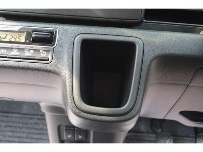 ワゴンRFX 4WD　ワンオーナー車5速マニュアル4WDセーフティサポート搭載デュアルカメラブレーキサポート後退時ブレーキサポート横滑り防止装置ドライブレコーダーシートヒーター 660