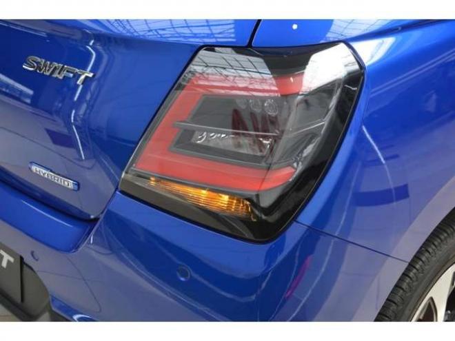 スイフト1.2 ハイブリッド MZ 4WD　ワンオーナー車ハイブリッド4WDセーフティサポート搭載スズキコネクト対応通信機装着車9インチ全方位モニターナビTVバックカメラ電動パーキングブレーキアダプティブクルーズコントロールLEDライトETC20 1200