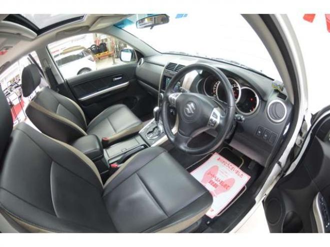 エスクード2.4 ランドブリーズ 4WD　ワンオーナー特別仕様車4WD横滑り防止装置サンルーフ社外ディスプレイオーディオバックカメラETCハーフレザーシートヒーターHIDライトクルーズコントロール 2400