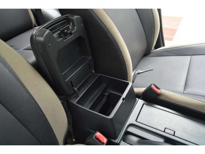 エスクード2.4 ランドブリーズ 4WD　ワンオーナー特別仕様車4WD横滑り防止装置サンルーフ社外ディスプレイオーディオバックカメラETCハーフレザーシートヒーターHIDライトクルーズコントロール 2400