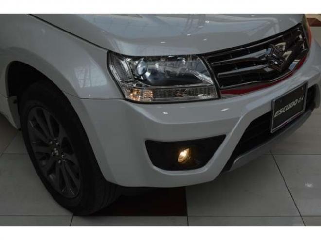 エスクード2.4 ランドブリーズ 4WD　ワンオーナー特別仕様車4WD横滑り防止装置サンルーフ社外ディスプレイオーディオバックカメラETCハーフレザーシートヒーターHIDライトクルーズコントロール 2400