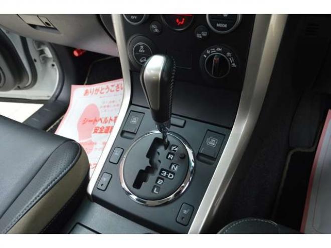 エスクード2.4 ランドブリーズ 4WD　ワンオーナー特別仕様車4WD横滑り防止装置サンルーフ社外ディスプレイオーディオバックカメラETCハーフレザーシートヒーターHIDライトクルーズコントロール 2400