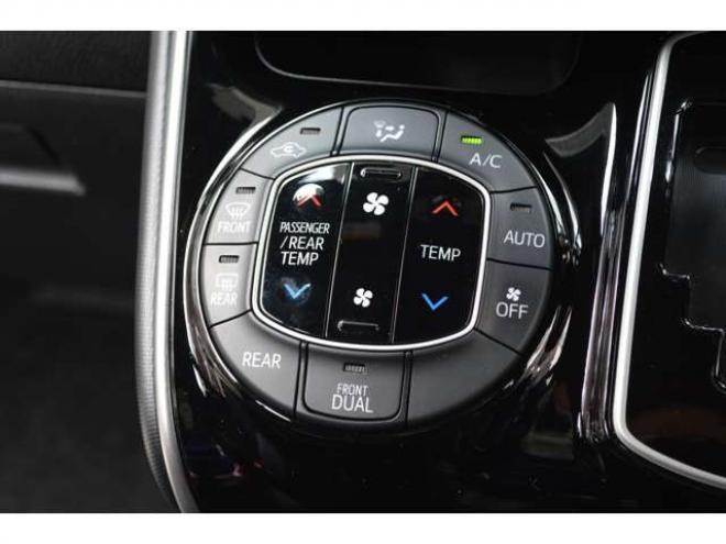 ヴォクシー2.0 ZS 煌III 4WD　ワンオーナー7人乗り4WD寒冷地仕様車トヨタセーフティセンスプリクラッシュセーフティ7インチワイドナビTVバックカメラ両側オートスライドドアETCハイビームアシストLEDヘッドライトクルーズコントロール 2000