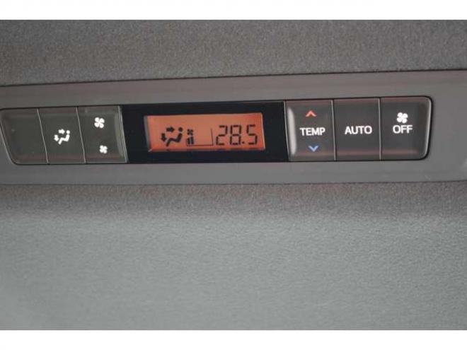 ヴォクシー2.0 ZS 煌III 4WD　ワンオーナー7人乗り4WD寒冷地仕様車トヨタセーフティセンスプリクラッシュセーフティ7インチワイドナビTVバックカメラ両側オートスライドドアETCハイビームアシストLEDヘッドライトクルーズコントロール 2000