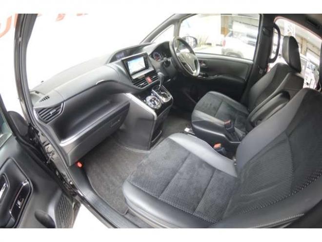 ヴォクシー2.0 ZS 煌III 4WD　ワンオーナー7人乗り4WD寒冷地仕様車トヨタセーフティセンスプリクラッシュセーフティ7インチワイドナビTVバックカメラ両側オートスライドドアETCハイビームアシストLEDヘッドライトクルーズコントロール 2000