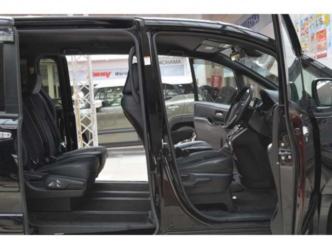 ヴォクシー2.0 ZS 煌III 4WD　ワンオーナー7人乗り4WD寒冷地仕様車トヨタセーフティセンスプリクラッシュセーフティ7インチワイドナビTVバックカメラ両側オートスライドドアETCハイビームアシストLEDヘッドライトクルーズコントロール 2000