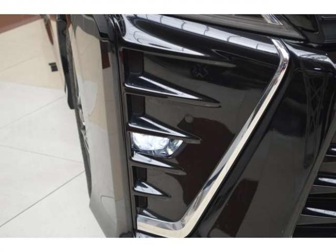 ヴォクシー2.0 ZS 煌III 4WD　ワンオーナー7人乗り4WD寒冷地仕様車トヨタセーフティセンスプリクラッシュセーフティ7インチワイドナビTVバックカメラ両側オートスライドドアETCハイビームアシストLEDヘッドライトクルーズコントロール 2000