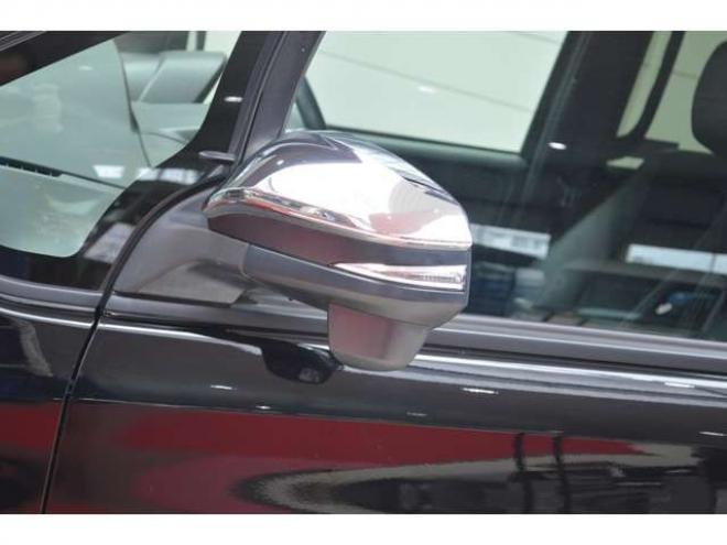 ヴォクシー2.0 ZS 煌III 4WD　ワンオーナー7人乗り4WD寒冷地仕様車トヨタセーフティセンスプリクラッシュセーフティ7インチワイドナビTVバックカメラ両側オートスライドドアETCハイビームアシストLEDヘッドライトクルーズコントロール 2000