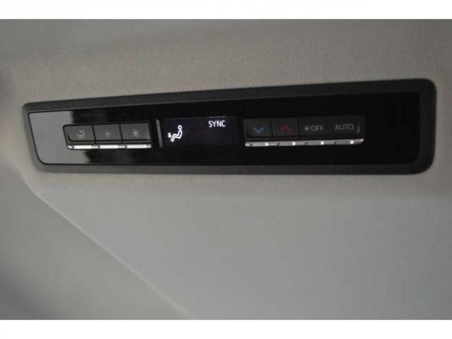 ランディ2.0 G 4WD　ワンオーナー車8人乗り4WDセーフティサポート搭載プリクラッシュセーフティ両側オートスライドドア9インチナビTVバックカメラETCレーダークルーズコントロールLEDドラレコシートヒーター 2000