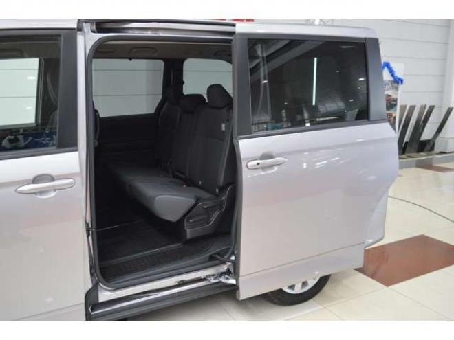 ランディ2.0 G 4WD　ワンオーナー車8人乗り4WDセーフティサポート搭載プリクラッシュセーフティ両側オートスライドドア9インチナビTVバックカメラETCレーダークルーズコントロールLEDドラレコシートヒーター 2000