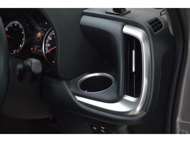 ランディ2.0 G 4WD　ワンオーナー車8人乗り4WDセーフティサポート搭載プリクラッシュセーフティ両側オートスライドドア9インチナビTVバックカメラETCレーダークルーズコントロールLEDドラレコシートヒーター 2000