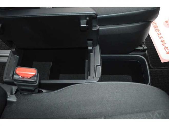 ランディ2.0 G 4WD　ワンオーナー車8人乗り4WDセーフティサポート搭載プリクラッシュセーフティ両側オートスライドドア9インチナビTVバックカメラETCレーダークルーズコントロールLEDドラレコシートヒーター 2000