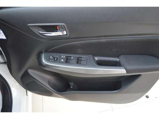 スイフト1.2 ハイブリッド RS セーフティパッケージ装着車 4WD　ワンオーナー車ハイブリット4WDセーフティサポート搭載アイドリングストップ横滑り防止装置パドルシフトアダプティブクルーズコントロールLEDライトETCシートヒーター 1200