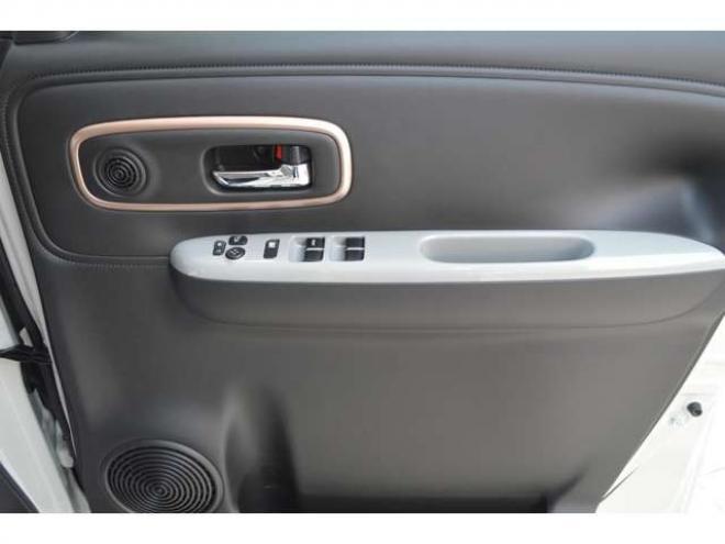 ワゴンRスマイルハイブリッド X 4WD　ハイブリッド4WDセーフティサポート搭載スズキコネクト対応通信機装着車アイドリングストップ両側オートスライドドア全方位モニター付9インチナビTVバックカメラアダプティブクルーズコントロールLEDライト 登録済未使用車 660