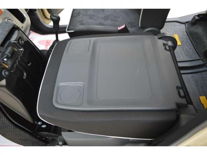 ハスラーG 4WD　ワンオーナー車5速マニュアル4WDアイドリングストップ横滑り防止装置7インチワイドナビTVバックカメラETCシートヒーター 660