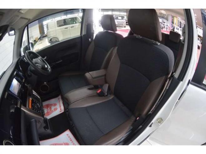 ハスラーJスタイルIII 4WD　ワンオーナー車Sエネチャージ4WDセーフティサポート搭載アイドリングストップ横滑り防止装置7インチワイドナビTVハーフレザーシートヒーターLEDライト 660