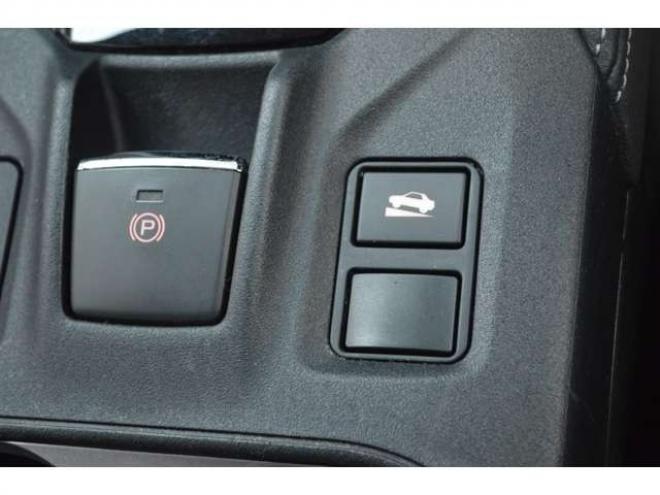 インプレッサスポーツ 2.0 i-L アイサイト 4WD　ワンオーナー車4WDパドルシフトアイサイトアイドリングストップ横滑り防止装置レーダークルーズコントロール純正8インチナビTVバックカメラブラインドスポットモニター前後ドラレコETCパーキングセンサーLEDライト 2000