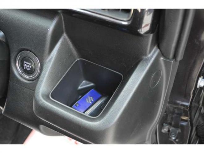 ワゴンRスティングレー ハイブリッド X 4WD　ワンオーナーセーフティサポートSDナビLED 660