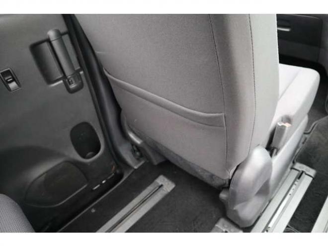 セレナ2.0 B 4WD　社外ナビ　バックカメラ　バックブザー　ETC　前側ドライブレコーダー　クルーズコントロール　オートライト　フォグランプ 2000