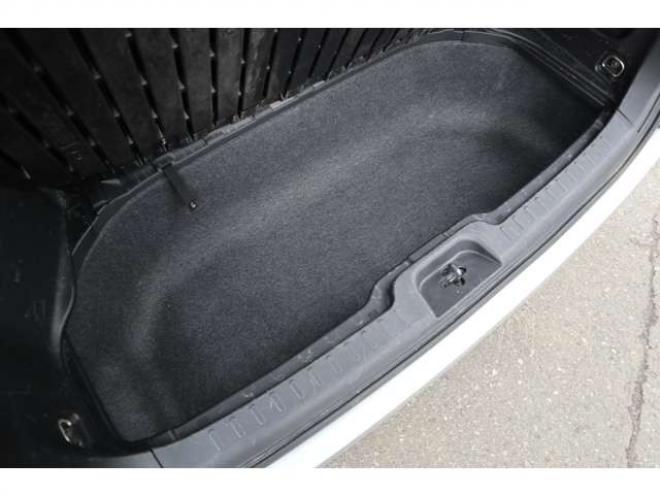 セレナ2.0 B 4WD　社外ナビ　バックカメラ　バックブザー　ETC　前側ドライブレコーダー　クルーズコントロール　オートライト　フォグランプ 2000