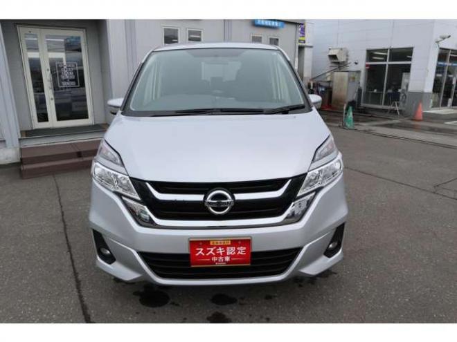 セレナ2.0 B 4WD　社外ナビ　バックカメラ　バックブザー　ETC　前側ドライブレコーダー　クルーズコントロール　オートライト　フォグランプ 2000