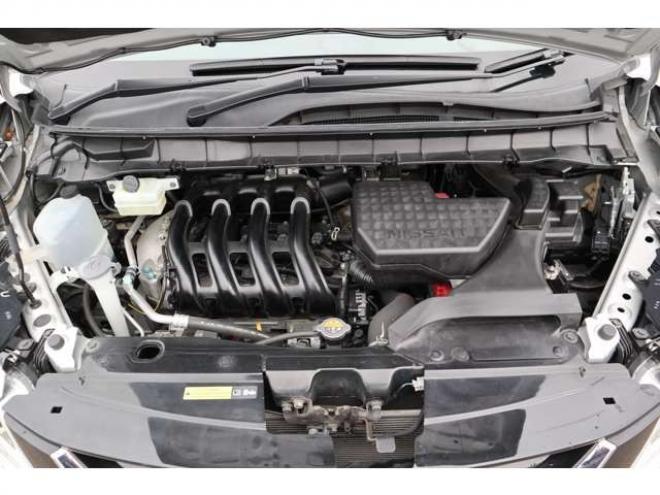 セレナ2.0 B 4WD　社外ナビ　バックカメラ　バックブザー　ETC　前側ドライブレコーダー　クルーズコントロール　オートライト　フォグランプ 2000