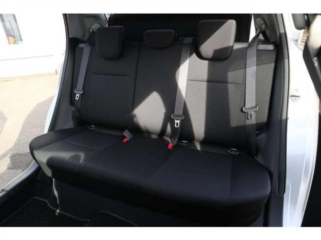 スイフト1.2 XL セーフティパッケージ装着車 4WD　CDプレイヤー　シートヒーター　パドルシフト　オートライト　アダプティブクルーズコントロール　車線逸脱警報 1200