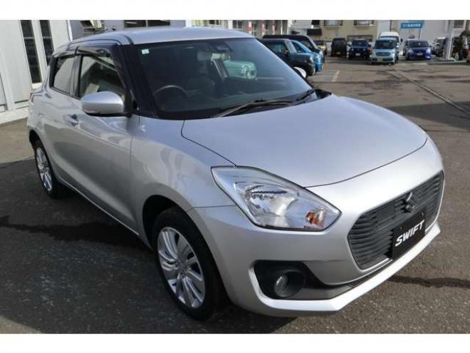 スイフト1.2 XL セーフティパッケージ装着車 4WD　CDプレイヤー　シートヒーター　パドルシフト　オートライト　アダプティブクルーズコントロール　車線逸脱警報 1200