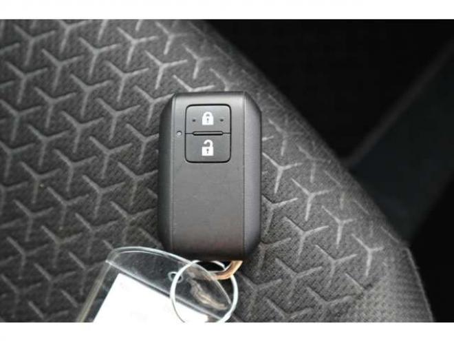 スイフト1.2 XL セーフティパッケージ装着車 4WD　CDプレイヤー　シートヒーター　パドルシフト　オートライト　アダプティブクルーズコントロール　車線逸脱警報 1200