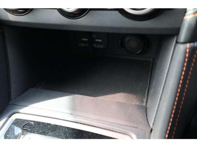 XV2.0i-L アイサイト 4WD　純正フルセグナビ　バックカメラ　ETC　電動パーキングブレーキ　ヘッドライトウォッシャー　アダプティブクルーズコントロール　LEDヘッドライト 2000