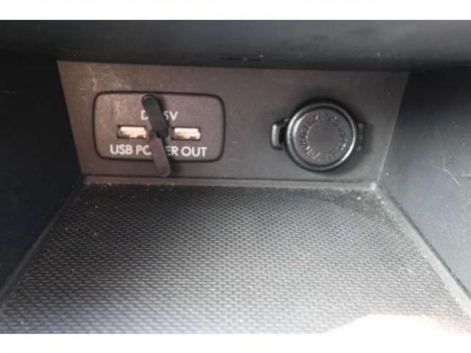 XV2.0i-L アイサイト 4WD　純正フルセグナビ　バックカメラ　ETC　電動パーキングブレーキ　ヘッドライトウォッシャー　アダプティブクルーズコントロール　LEDヘッドライト 2000