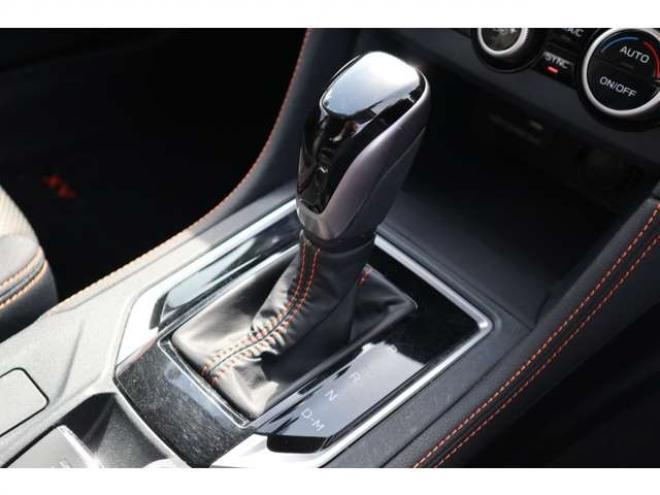 XV2.0i-L アイサイト 4WD　純正フルセグナビ　バックカメラ　ETC　電動パーキングブレーキ　ヘッドライトウォッシャー　アダプティブクルーズコントロール　LEDヘッドライト 2000